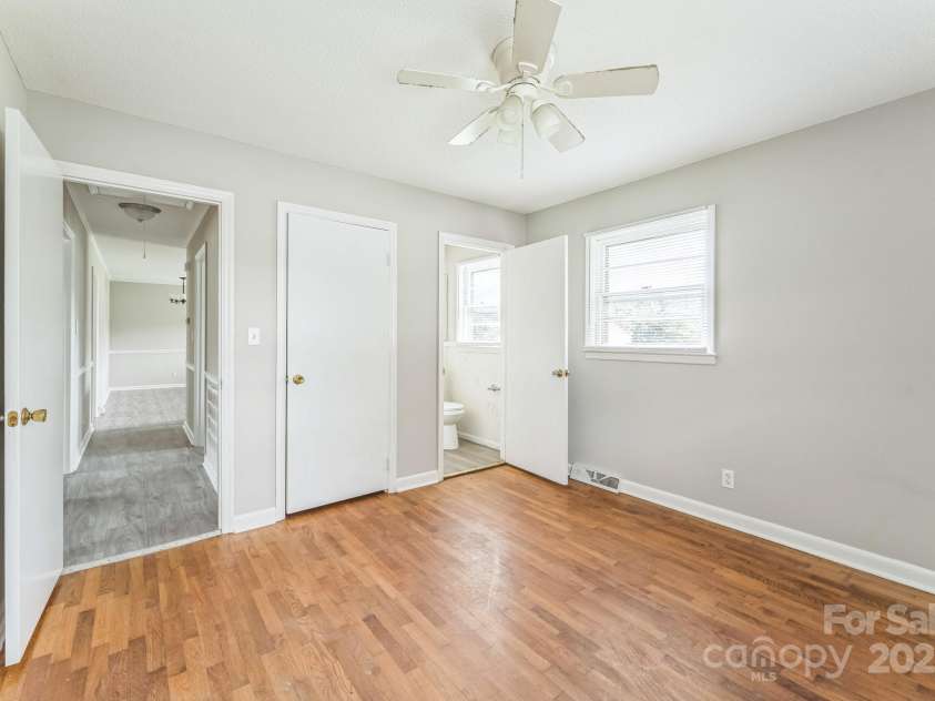 1019 Carmel Drive, Gastonia, NC 28056.  MLS# CAR4272219, YatesRealty ID 29627. 