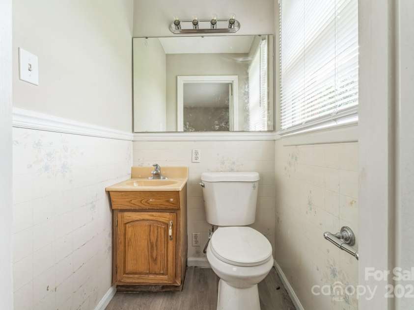 1019 Carmel Drive, Gastonia, NC 28056.  MLS# CAR4272219, YatesRealty ID 29627. 