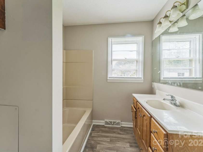 1019 Carmel Drive, Gastonia, NC 28056.  MLS# CAR4272219, YatesRealty ID 29627. 