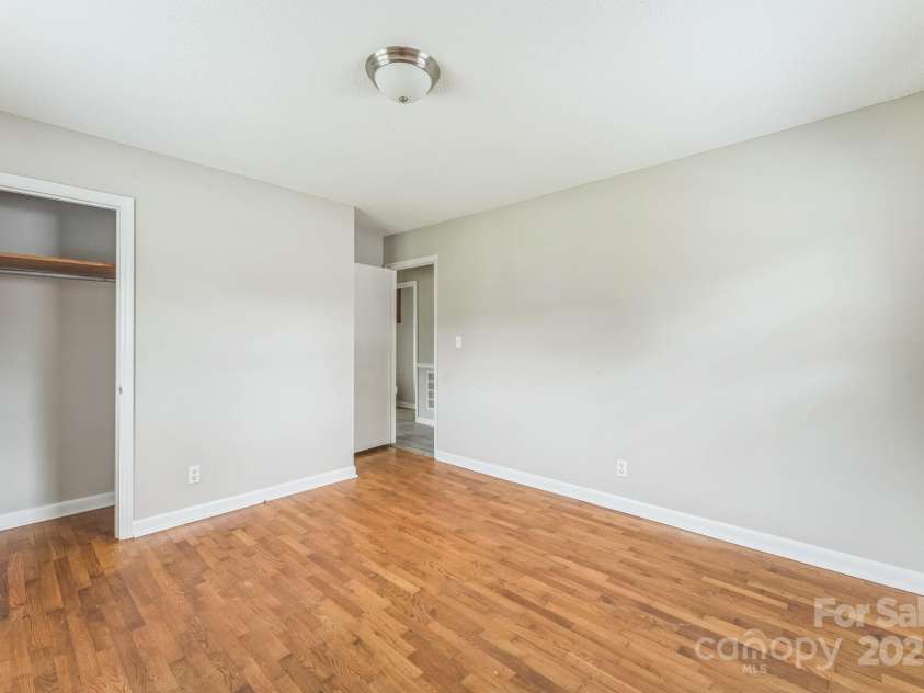 1019 Carmel Drive, Gastonia, NC 28056.  MLS# CAR4272219, YatesRealty ID 29627. 