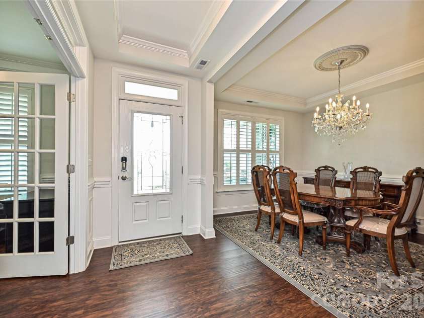 406 Sinaloa Street, Waxhaw, NC 28173.  MLS# CAR4390776, YatesRealty ID 29627. Formal dining room with tray ceiling