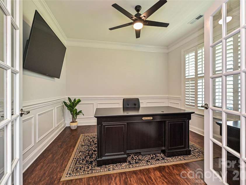 406 Sinaloa Street, Waxhaw, NC 28173.  MLS# CAR4390776, YatesRealty ID 29627. Front office