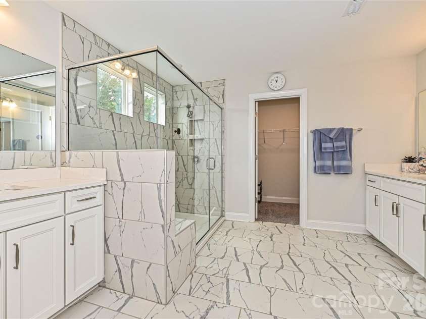 406 Sinaloa Street, Waxhaw, NC 28173.  MLS# CAR4390776, YatesRealty ID 29627. Luxurious primary ensuite