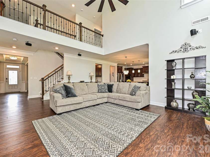 406 Sinaloa Street, Waxhaw, NC 28173.  MLS# CAR4390776, YatesRealty ID 29627. This home has neutral paint throughtout!