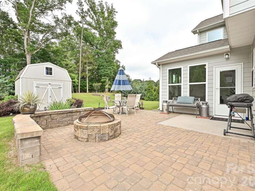 406 Sinaloa Street, Waxhaw, NC 28173.  MLS# CAR4390776, YatesRealty ID 29627. This large patio is perfect for entertaining!