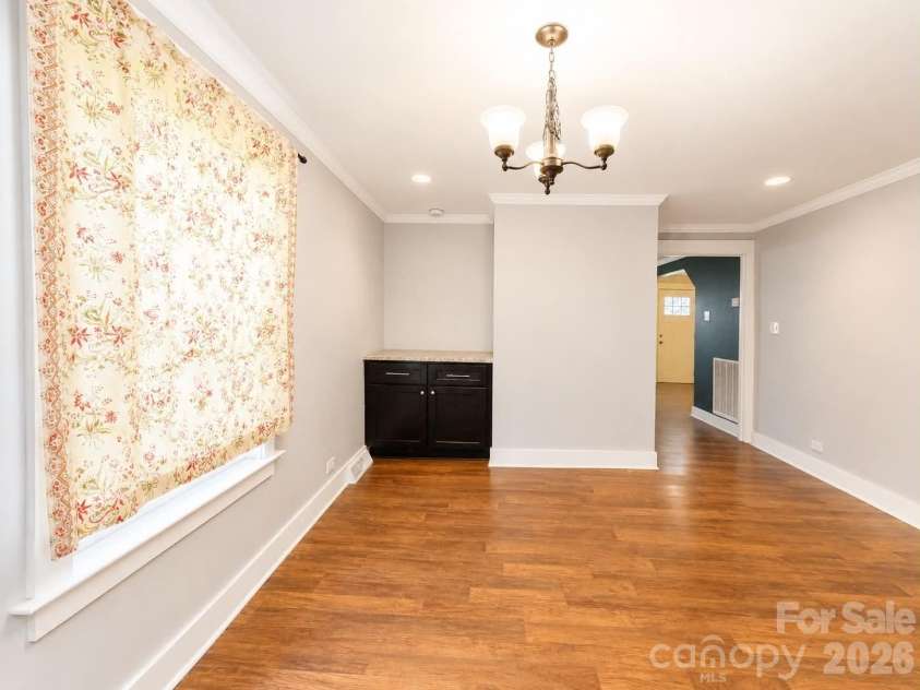 383 Catawba Avenue, Mooresville, NC 28115.  MLS# CAR4380930, YatesRealty ID 29628. 