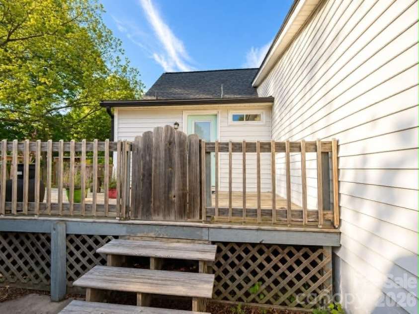 383 Catawba Avenue, Mooresville, NC 28115.  MLS# CAR4380930, YatesRealty ID 29628. 