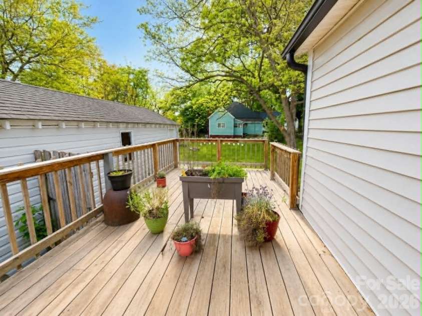 383 Catawba Avenue, Mooresville, NC 28115.  MLS# CAR4380930, YatesRealty ID 29628. 