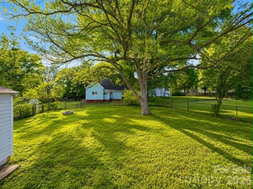 383 Catawba Avenue, Mooresville, NC 28115.  MLS# CAR4380930, YatesRealty ID 29628. 