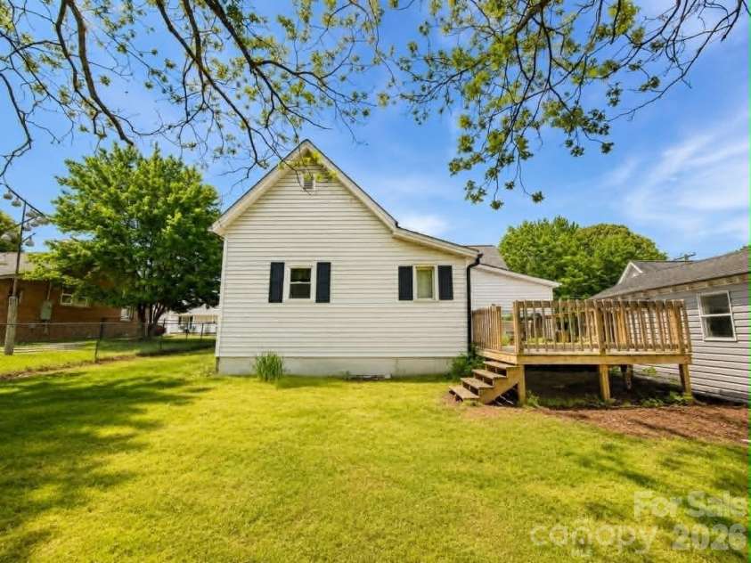 383 Catawba Avenue, Mooresville, NC 28115.  MLS# CAR4380930, YatesRealty ID 29628. 