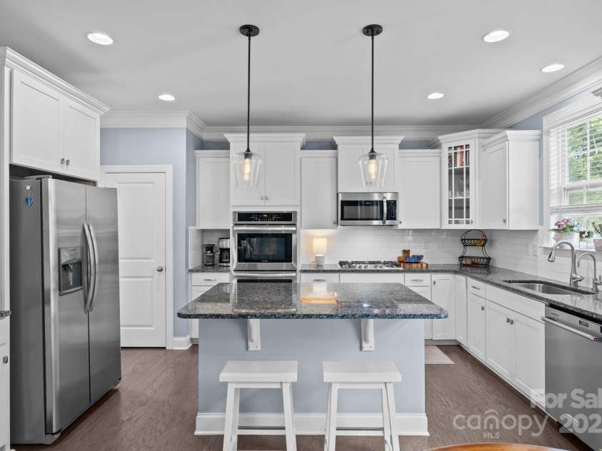 127 Atwater Landing Drive, Mooresville, NC 28117.  MLS# CAR4283079, YatesRealty ID 29629. 