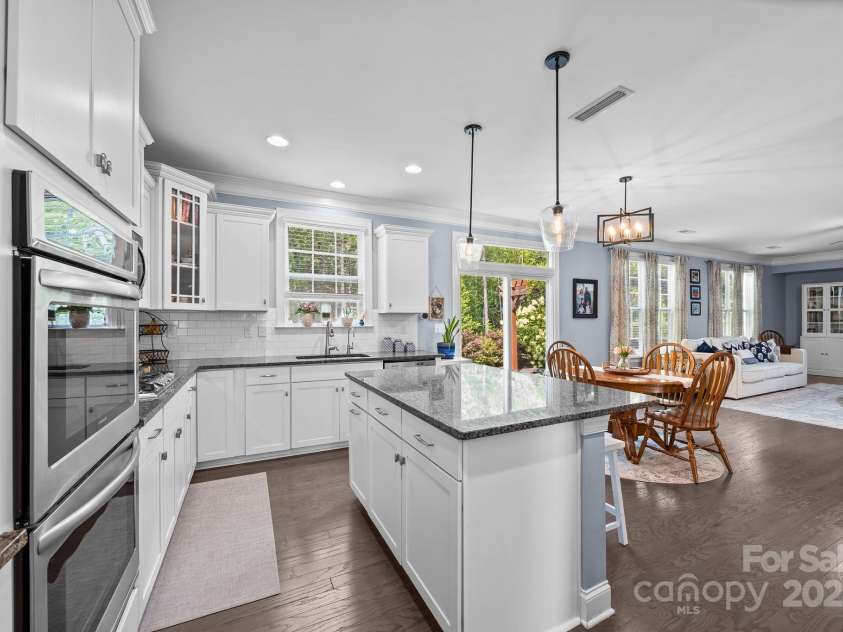 127 Atwater Landing Drive, Mooresville, NC 28117.  MLS# CAR4283079, YatesRealty ID 29629. Double ovens