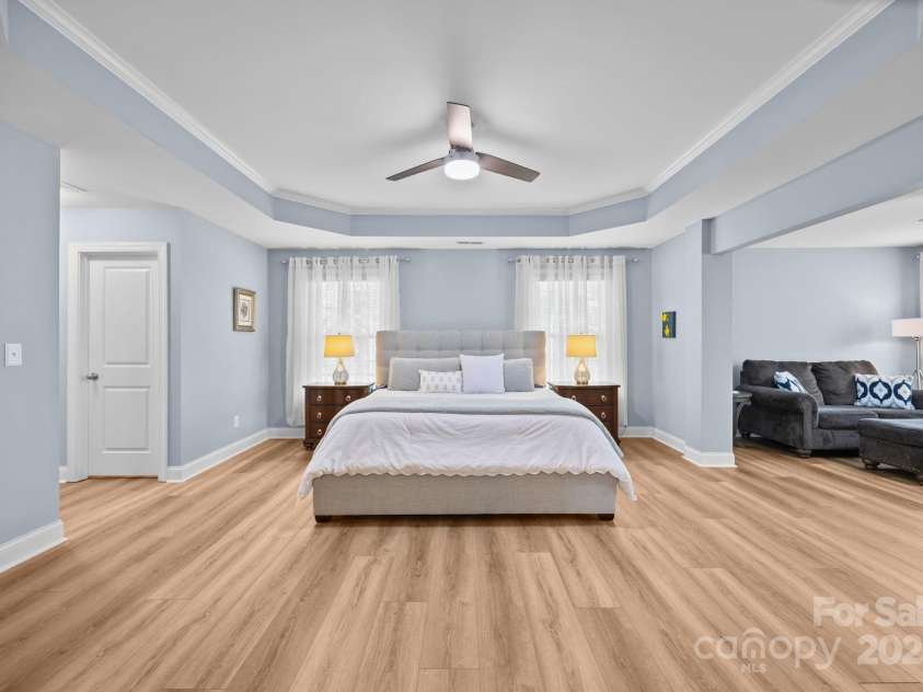 127 Atwater Landing Drive, Mooresville, NC 28117.  MLS# CAR4283079, YatesRealty ID 29629. Primary suite