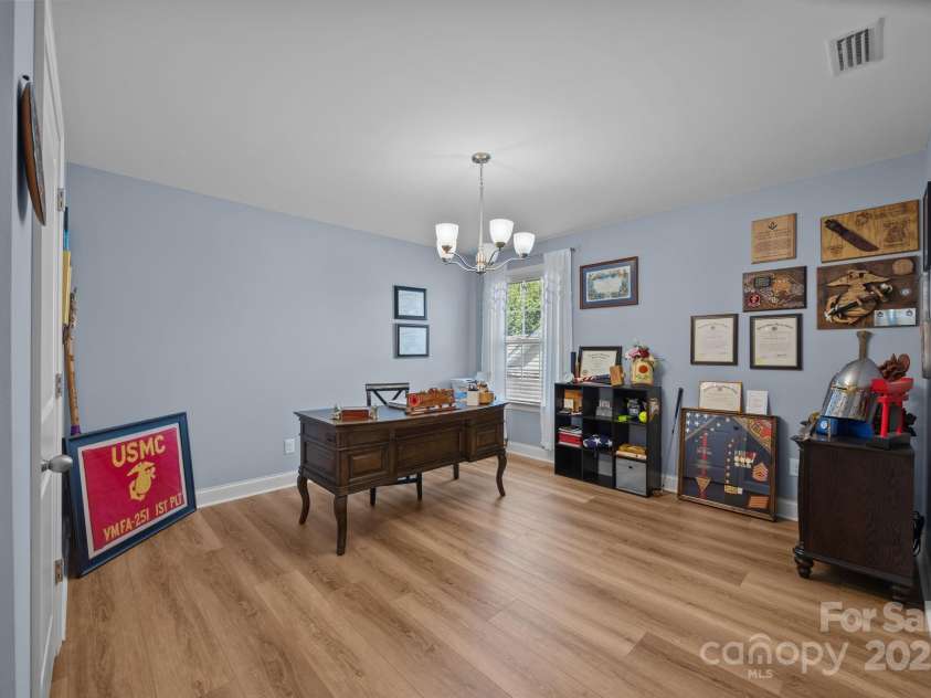 127 Atwater Landing Drive, Mooresville, NC 28117.  MLS# CAR4283079, YatesRealty ID 29629. Upstairs bedroom