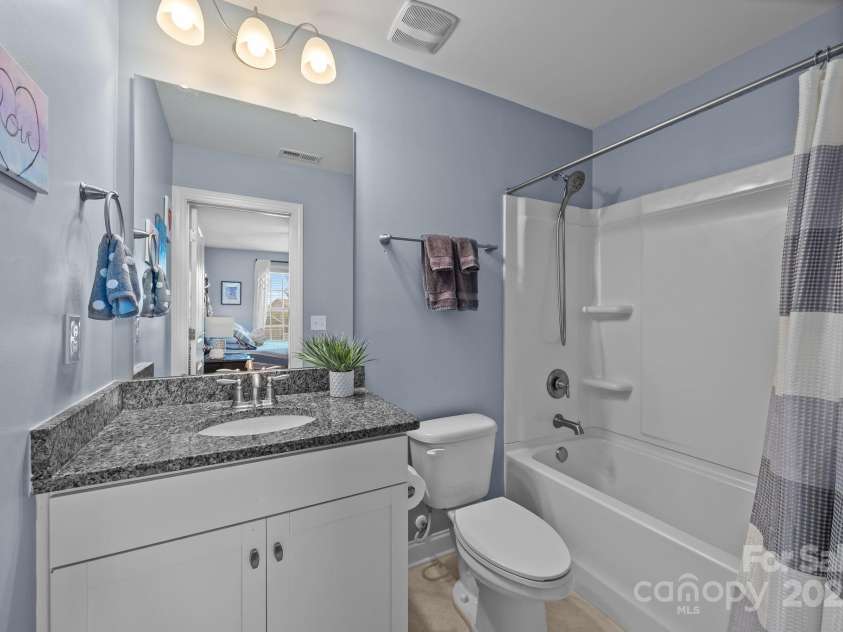 127 Atwater Landing Drive, Mooresville, NC 28117.  MLS# CAR4283079, YatesRealty ID 29629. Upstairs bedroom ensuite