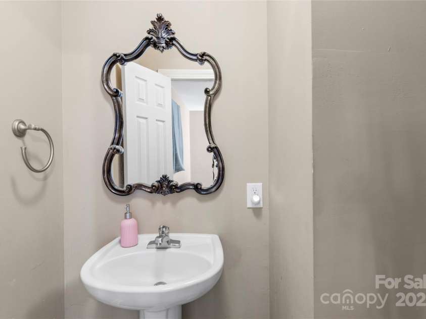 133 South Street, Elkin, NC 28621.  MLS# CAR4325626, YatesRealty ID 2963. 