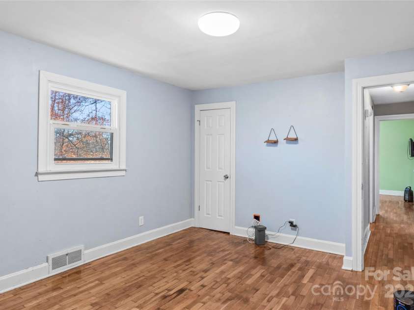 133 South Street, Elkin, NC 28621.  MLS# CAR4325626, YatesRealty ID 2963. 