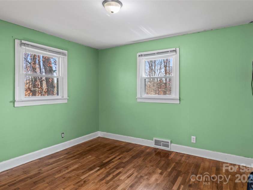 133 South Street, Elkin, NC 28621.  MLS# CAR4325626, YatesRealty ID 2963. 