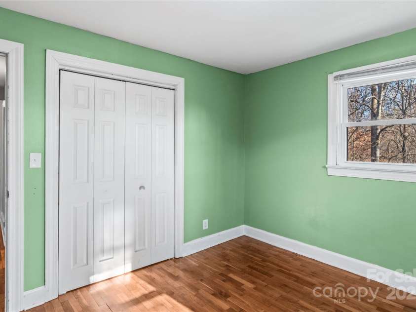 133 South Street, Elkin, NC 28621.  MLS# CAR4325626, YatesRealty ID 2963. 