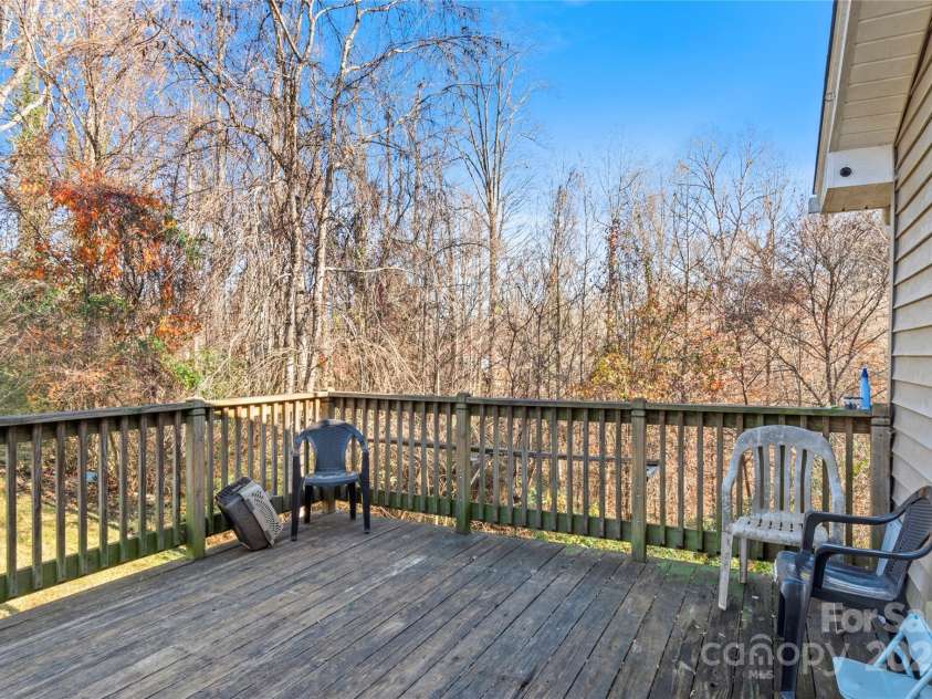 133 South Street, Elkin, NC 28621.  MLS# CAR4325626, YatesRealty ID 2963. 