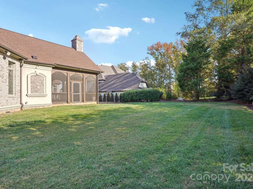 1800 Smarty Jones Drive, Waxhaw, NC 28173.  MLS# CAR4239181, YatesRealty ID 2963. 