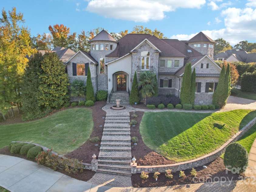 1800 Smarty Jones Drive, Waxhaw, NC 28173.  MLS# CAR4239181, YatesRealty ID 2963. 