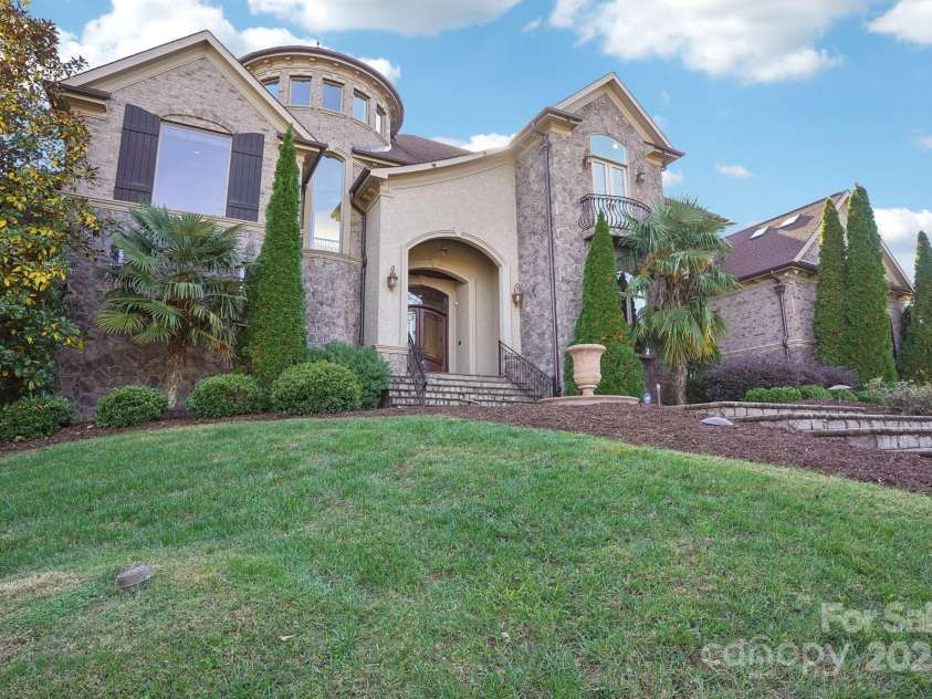 1800 Smarty Jones Drive, Waxhaw, NC 28173.  MLS# CAR4239181, YatesRealty ID 2963. 