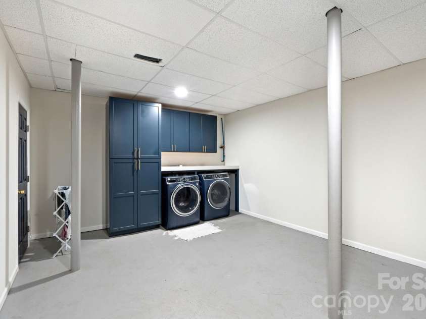 817 Brent Street, Winston Salem, NC 27103.  MLS# CAR4353789, YatesRealty ID 2963. 