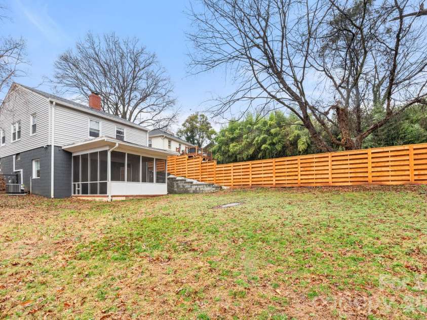 817 Brent Street, Winston Salem, NC 27103.  MLS# CAR4353789, YatesRealty ID 2963. 
