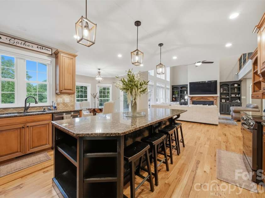 151 43rd Avenue Drive, Hickory, NC 28601.  MLS# CAR4379957, YatesRealty ID 29631. 
