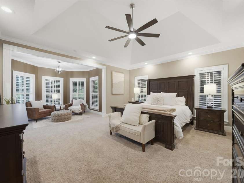 151 43rd Avenue Drive, Hickory, NC 28601.  MLS# CAR4379957, YatesRealty ID 29631. 