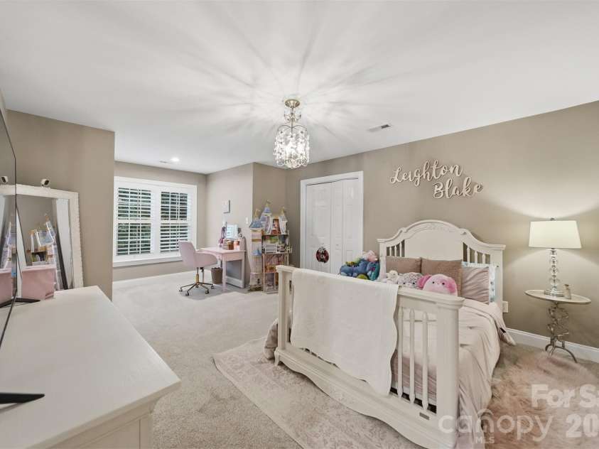 151 43rd Avenue Drive, Hickory, NC 28601.  MLS# CAR4379957, YatesRealty ID 29631. 