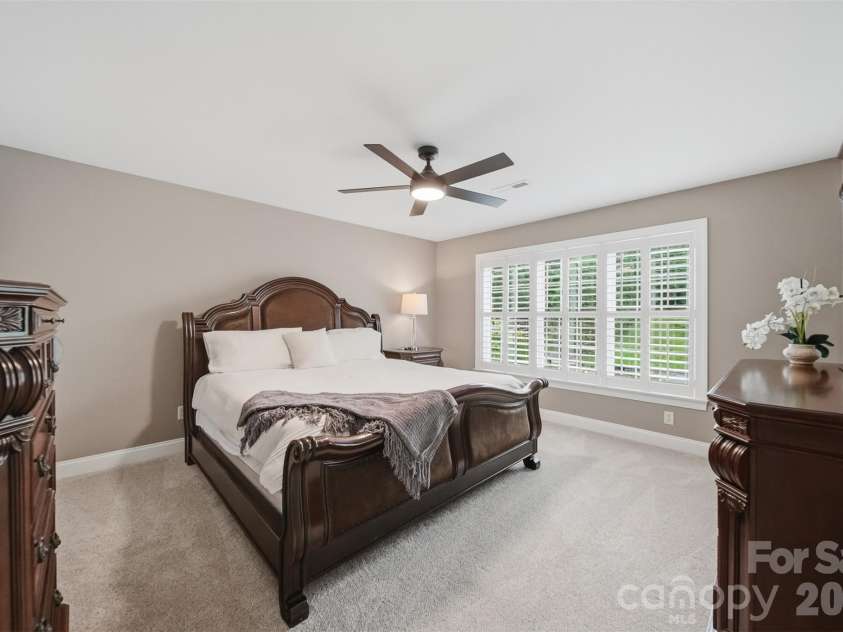 151 43rd Avenue Drive, Hickory, NC 28601.  MLS# CAR4379957, YatesRealty ID 29631. 