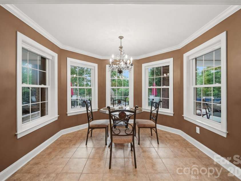 151 43rd Avenue Drive, Hickory, NC 28601.  MLS# CAR4379957, YatesRealty ID 29631. 