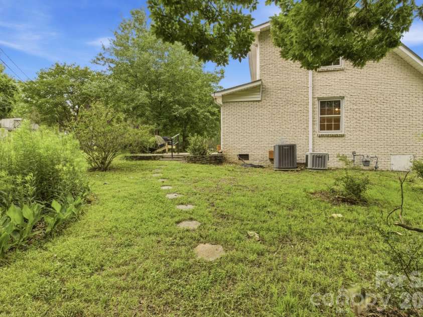 3343 Olde Creek Trail, Matthews, NC 28105.  MLS# CAR4389464, YatesRealty ID 29632. 