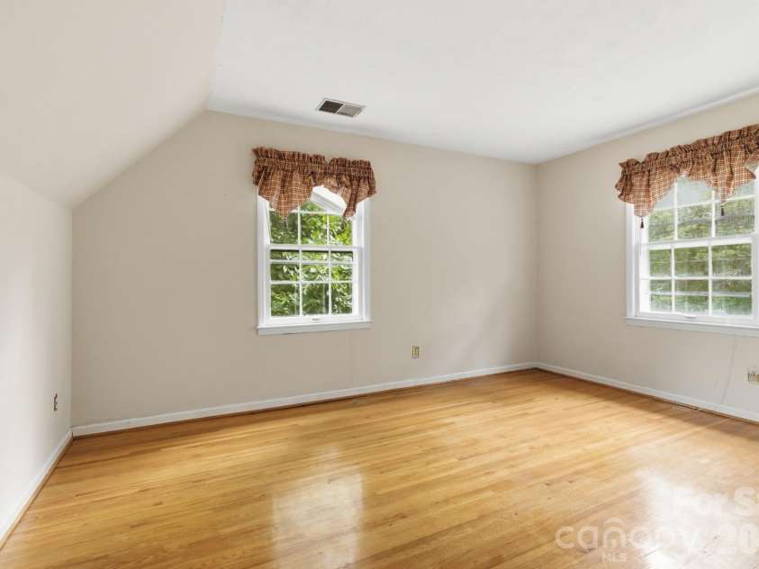 3343 Olde Creek Trail, Matthews, NC 28105.  MLS# CAR4389464, YatesRealty ID 29632. 