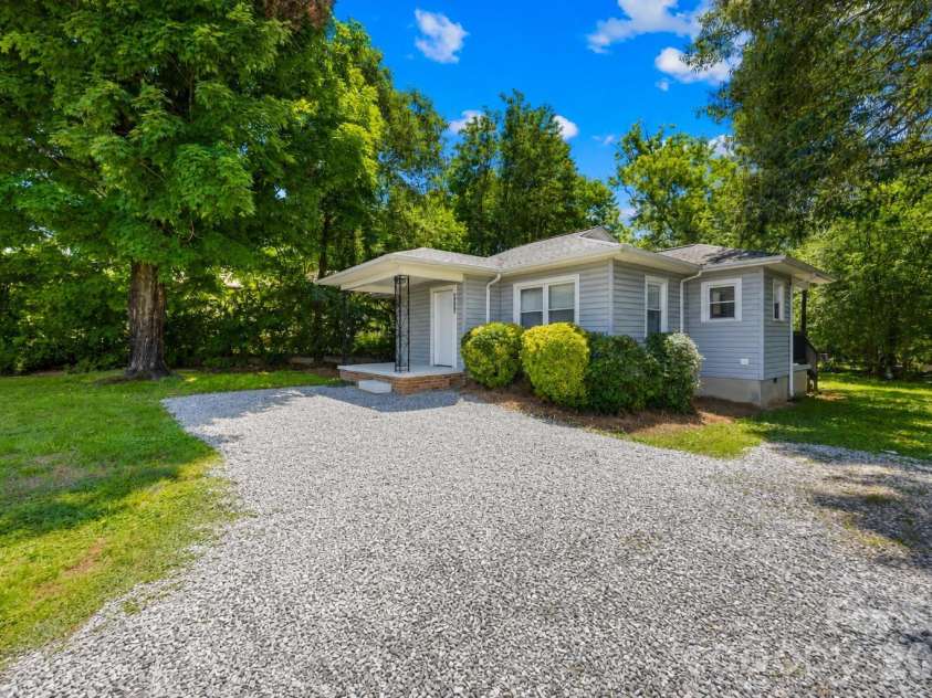 3635 2nd Avenue, Hickory, NC 28602.  MLS# CAR4388752, YatesRealty ID 29636. 
