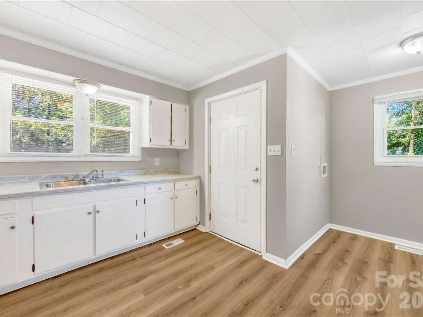 3635 2nd Avenue, Hickory, NC 28602.  MLS# CAR4388752, YatesRealty ID 29636. 