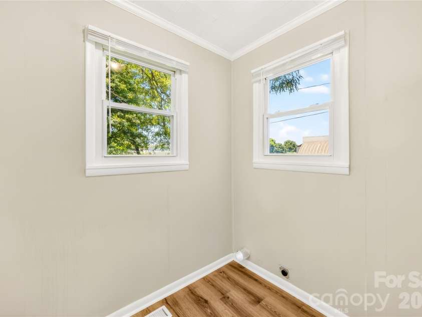 3635 2nd Avenue, Hickory, NC 28602.  MLS# CAR4388752, YatesRealty ID 29636. 