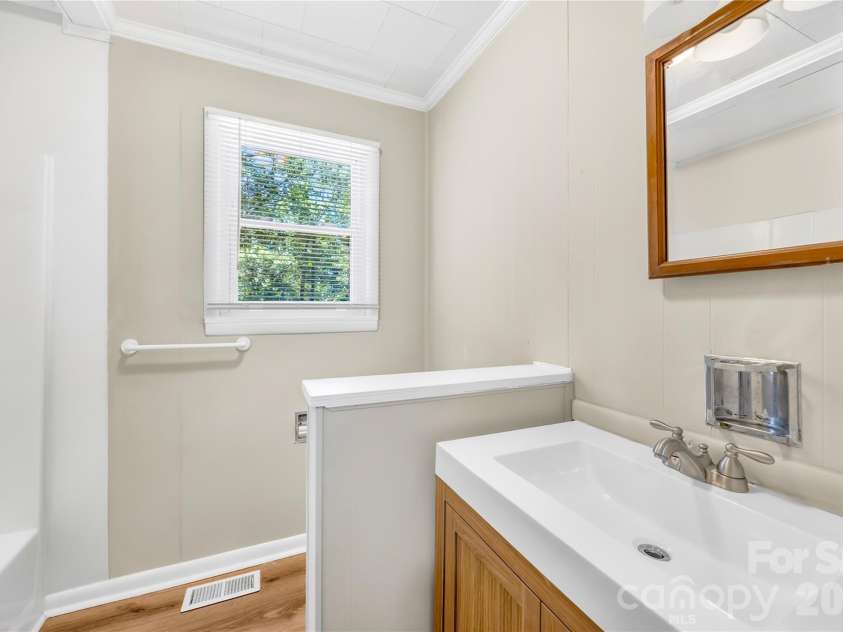 3635 2nd Avenue, Hickory, NC 28602.  MLS# CAR4388752, YatesRealty ID 29636. 