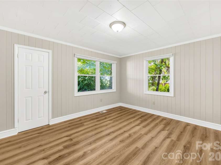3635 2nd Avenue, Hickory, NC 28602.  MLS# CAR4388752, YatesRealty ID 29636. 