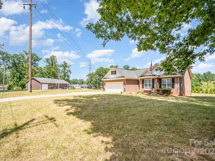 520 Rhodes Avenue, Kings Mountain, NC 28086.  MLS# CAR4287699, YatesRealty ID 29637. 