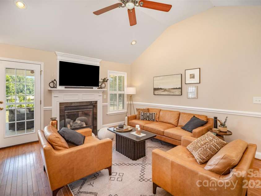 520 Rhodes Avenue, Kings Mountain, NC 28086.  MLS# CAR4287699, YatesRealty ID 29637. 