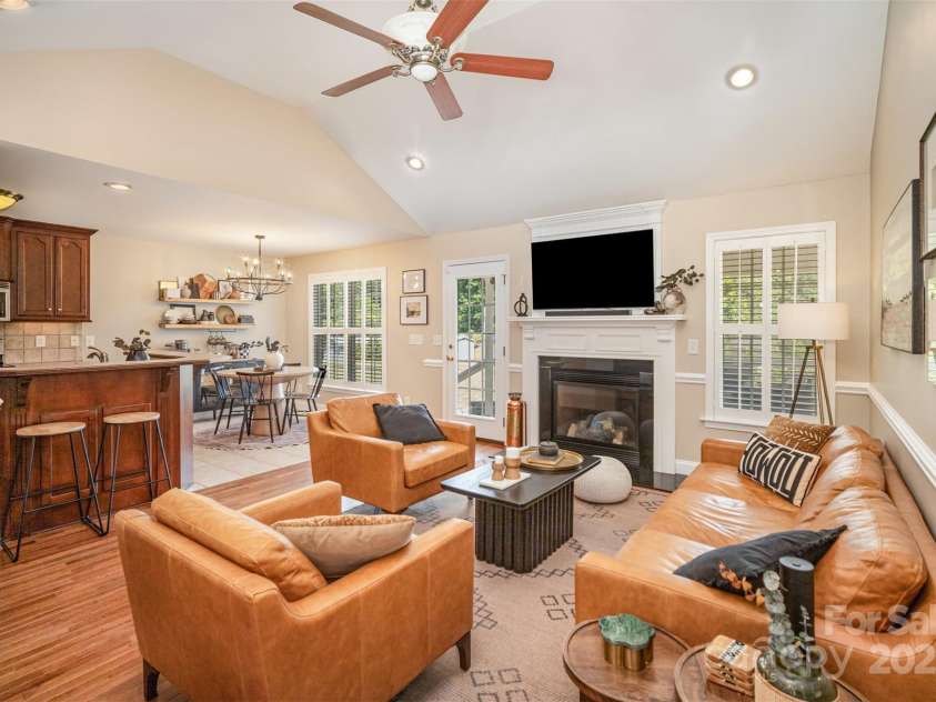 520 Rhodes Avenue, Kings Mountain, NC 28086.  MLS# CAR4287699, YatesRealty ID 29637. 