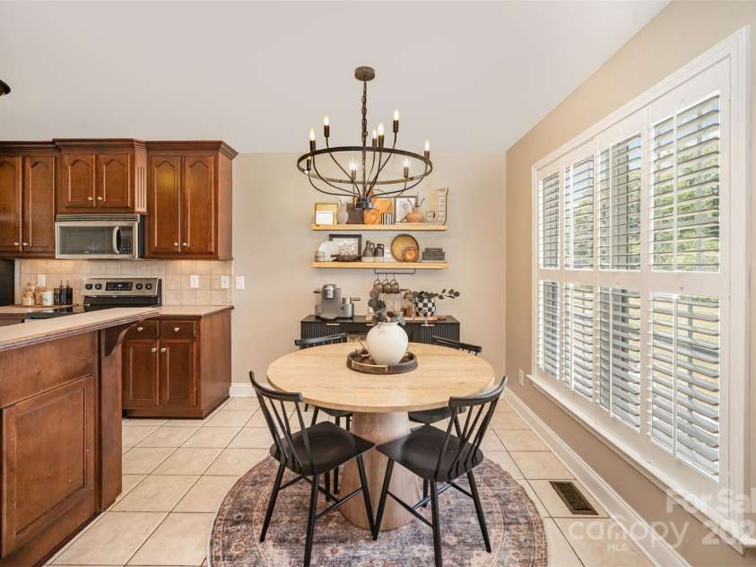 520 Rhodes Avenue, Kings Mountain, NC 28086.  MLS# CAR4287699, YatesRealty ID 29637. 