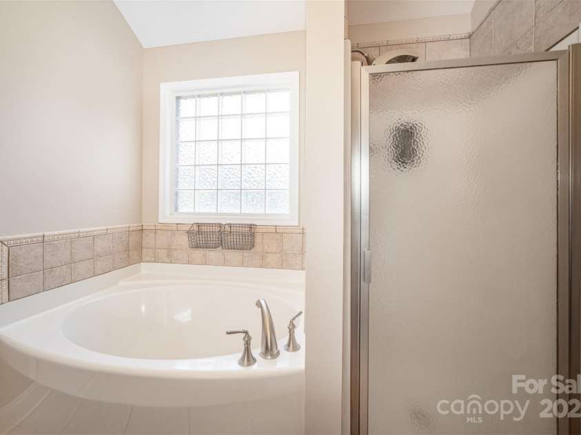 520 Rhodes Avenue, Kings Mountain, NC 28086.  MLS# CAR4287699, YatesRealty ID 29637. 