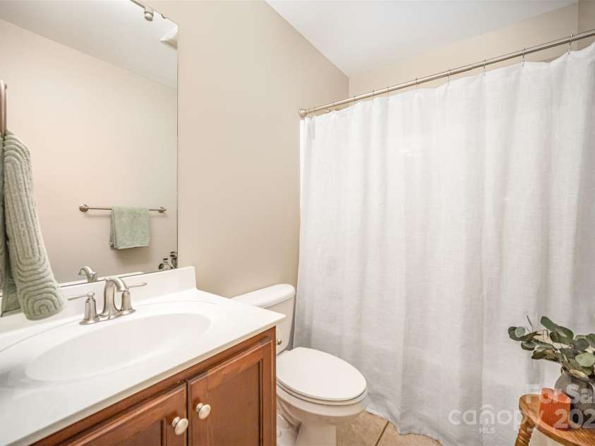 520 Rhodes Avenue, Kings Mountain, NC 28086.  MLS# CAR4287699, YatesRealty ID 29637. 