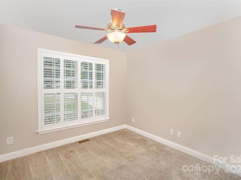 520 Rhodes Avenue, Kings Mountain, NC 28086.  MLS# CAR4287699, YatesRealty ID 29637. 