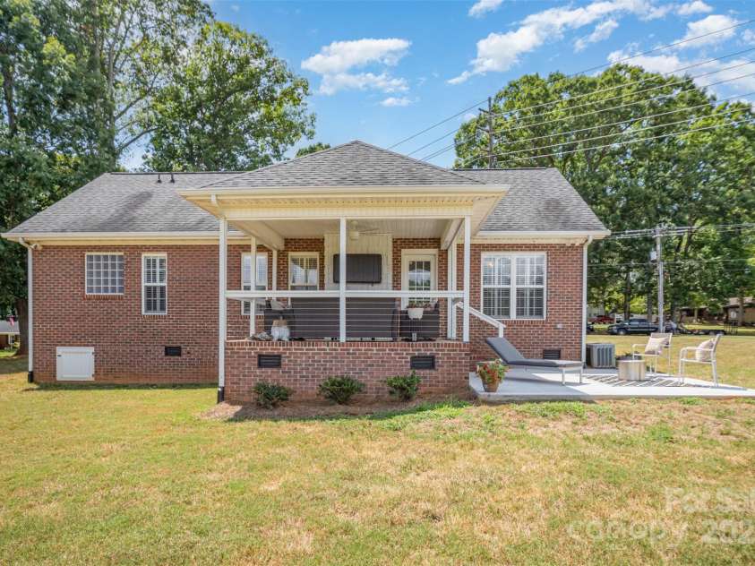 520 Rhodes Avenue, Kings Mountain, NC 28086.  MLS# CAR4287699, YatesRealty ID 29637. 