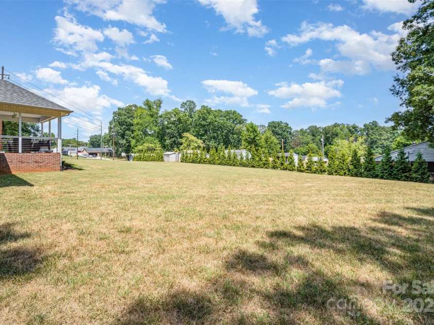 520 Rhodes Avenue, Kings Mountain, NC 28086.  MLS# CAR4287699, YatesRealty ID 29637. 
